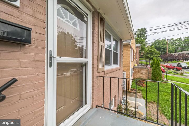 Property Photo: 1709 Reaves Street VA 22601