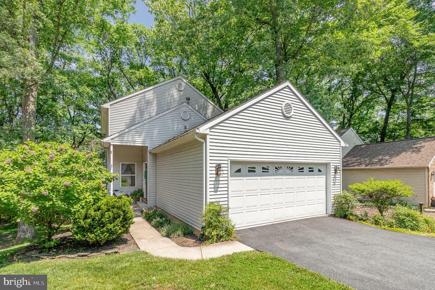 6122 Summit Pointe Drive  Harrisburg PA 17111 photo