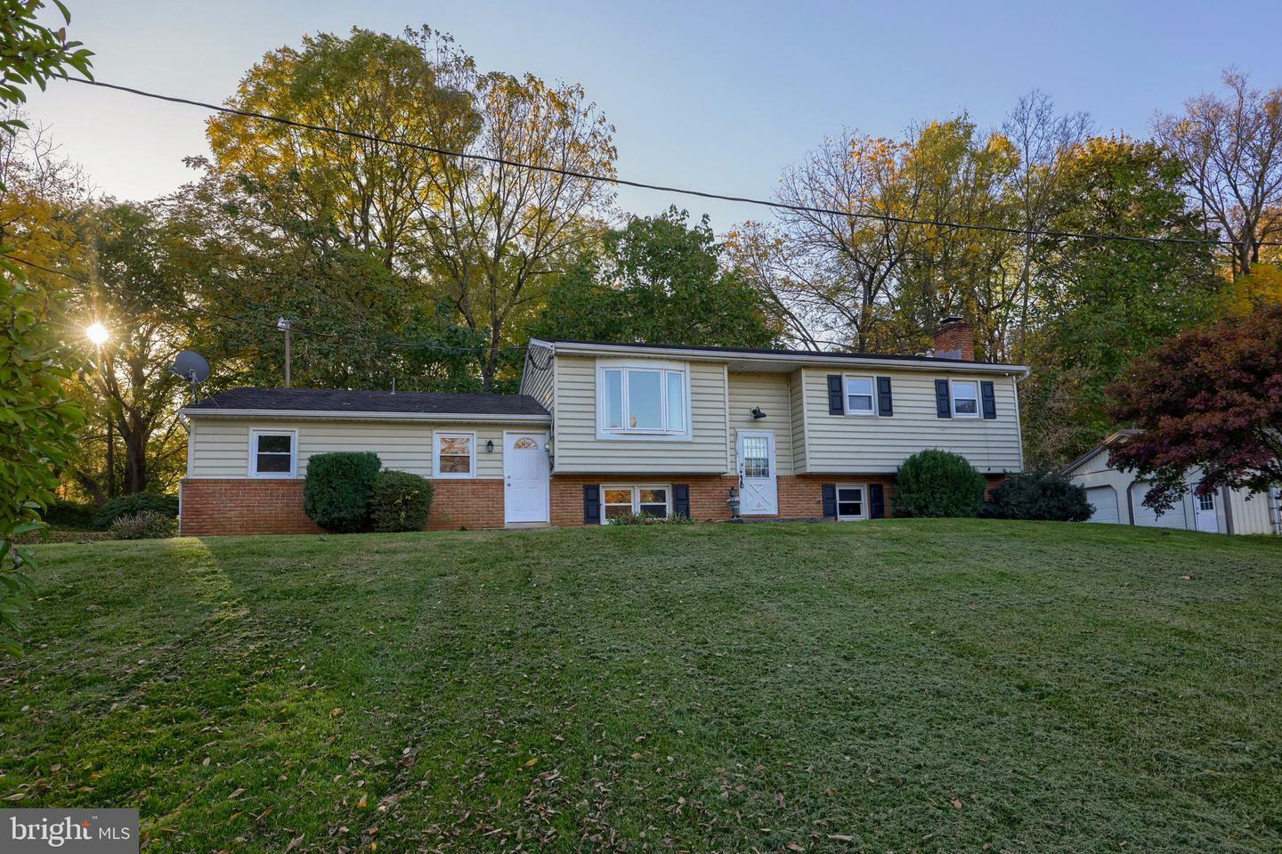 Property Photo: 60 N Conestoga Drive PA 17602