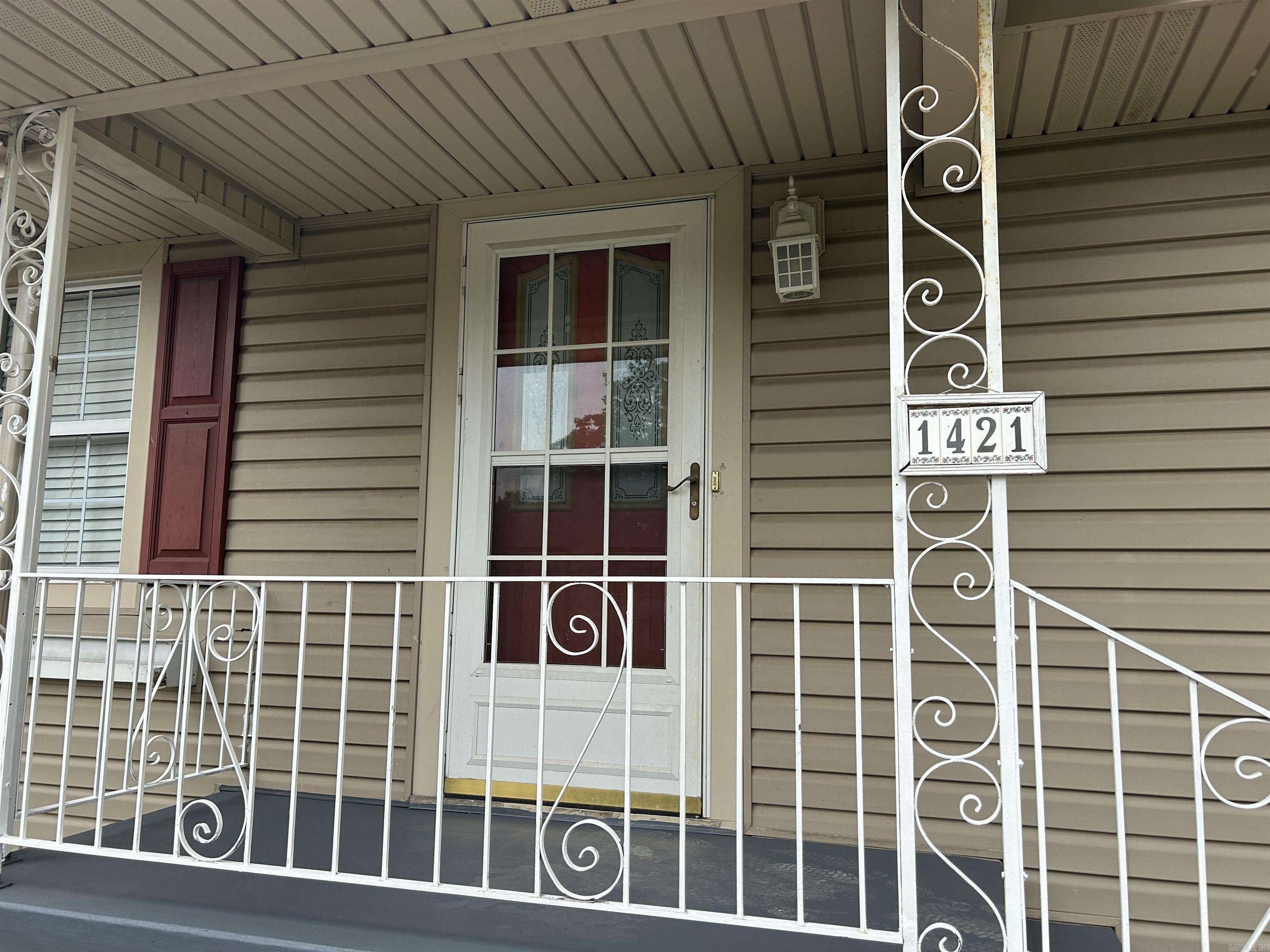 Property Photo: 1421 N Greenwich Avenue AR 72801