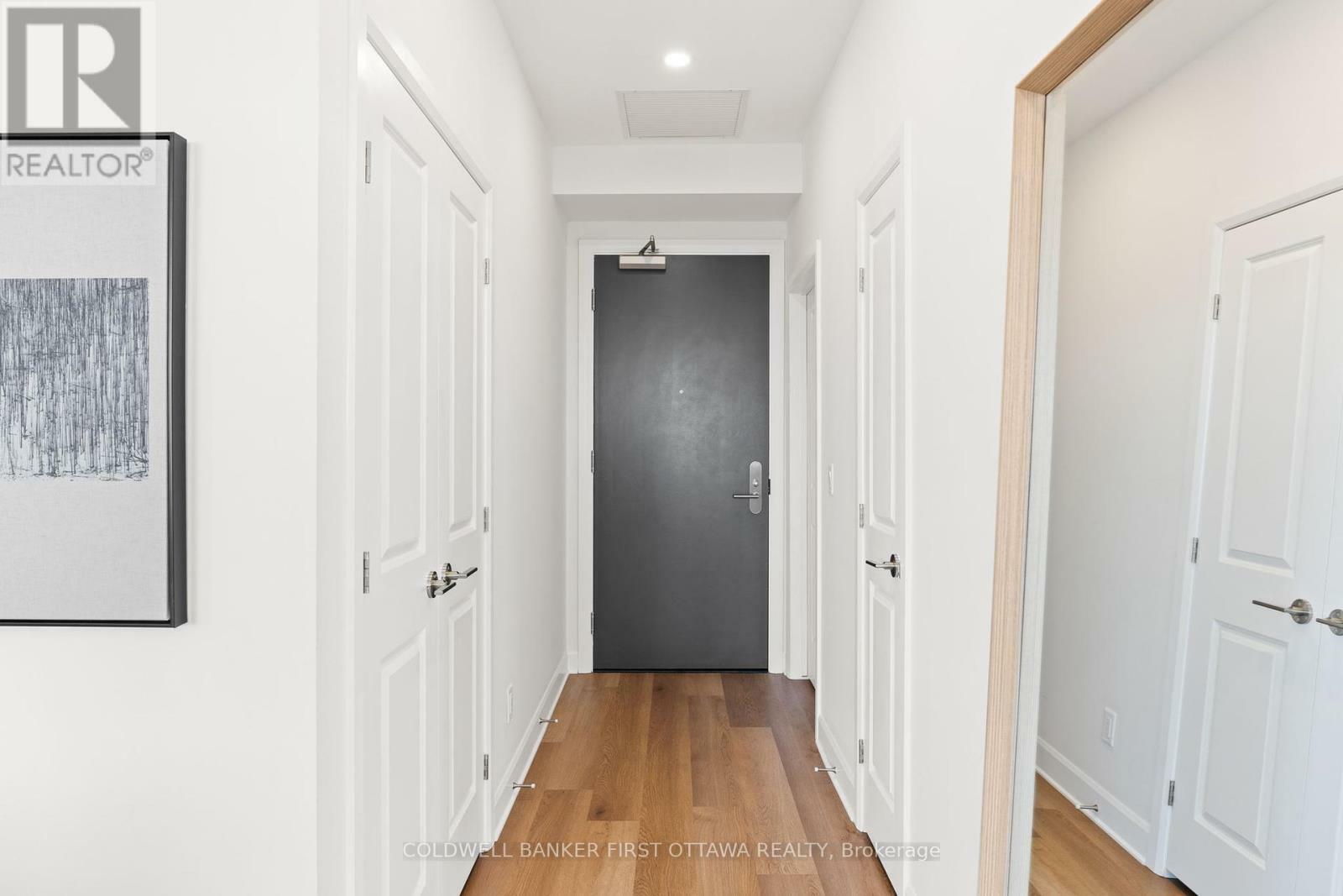 Property Photo: 530 Pimiwidon Street 308 ON K1K 5B4