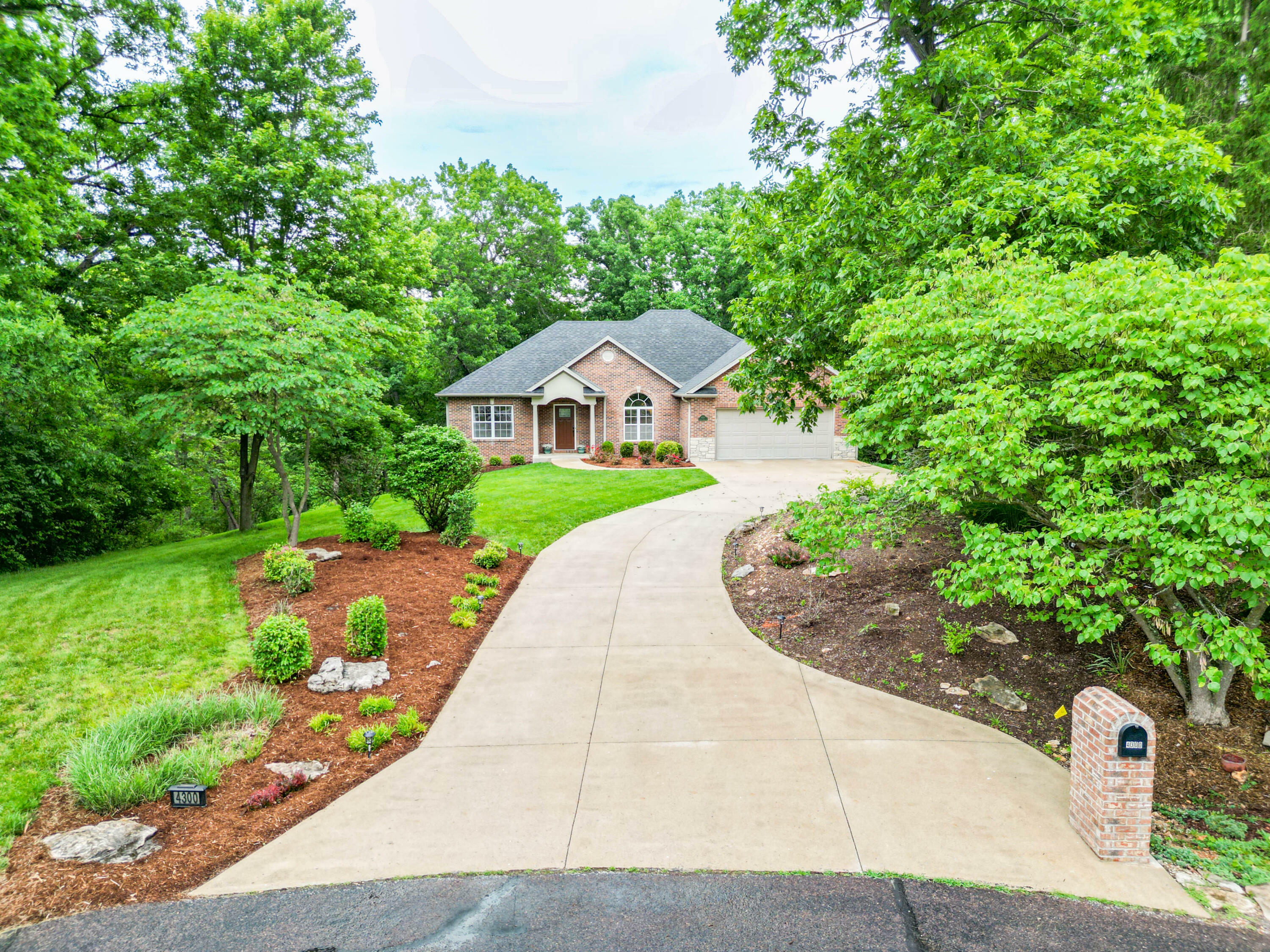 Property Photo: 4300 E Ravens Ridge Dr MO 65201