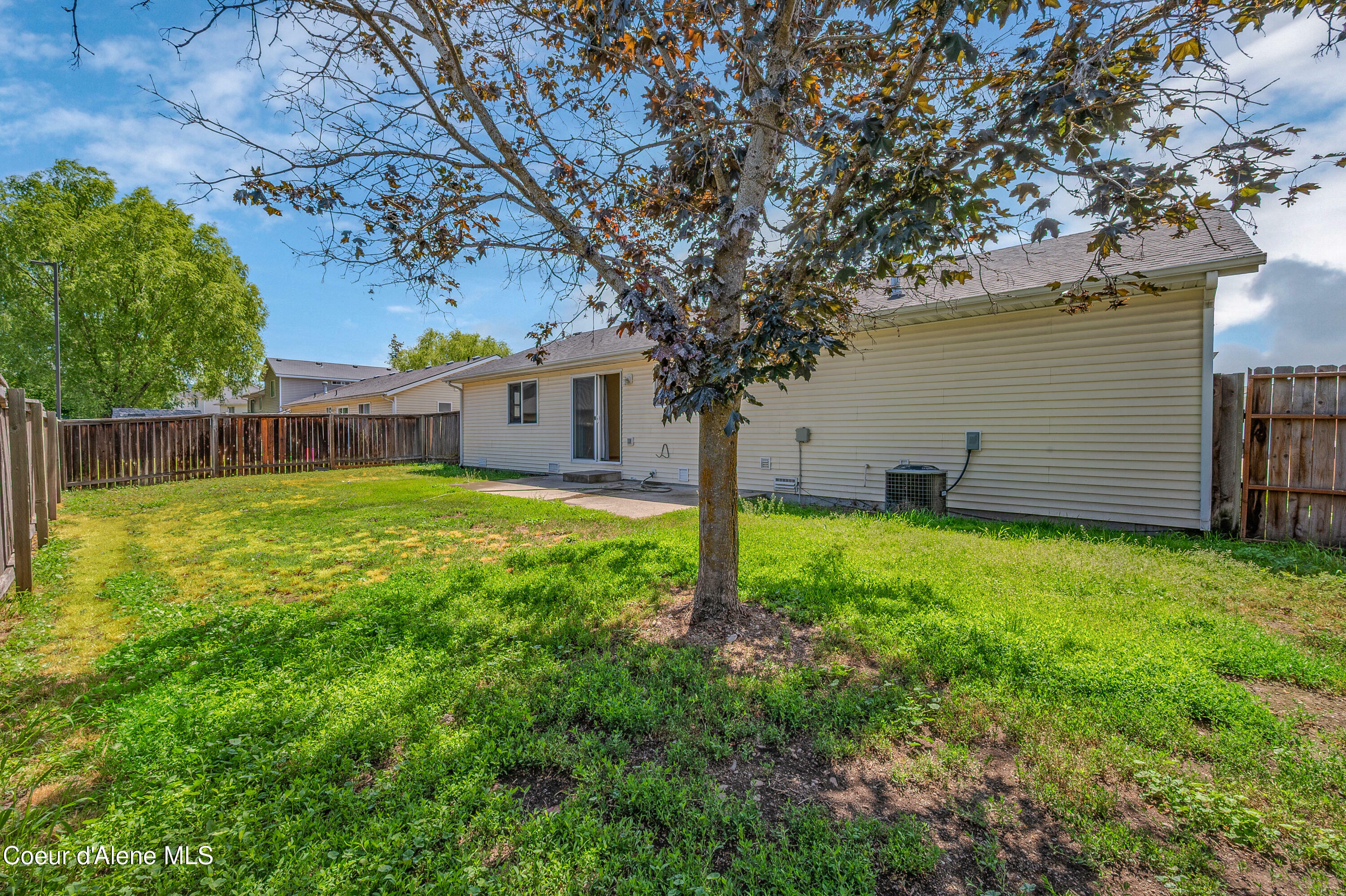 Property Photo:  321 E Acorn Ave  ID 83814 