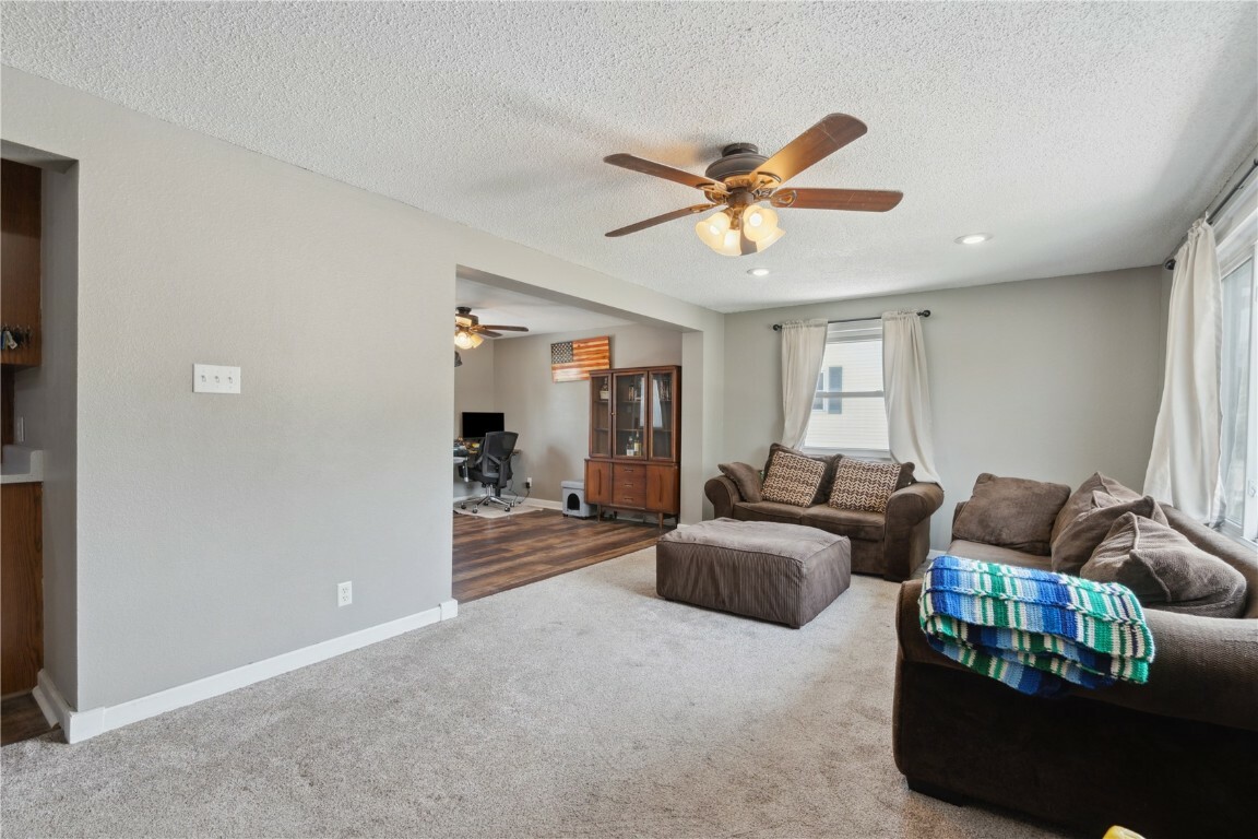 Property Photo: 1026 Eisenhower Road IA 52233