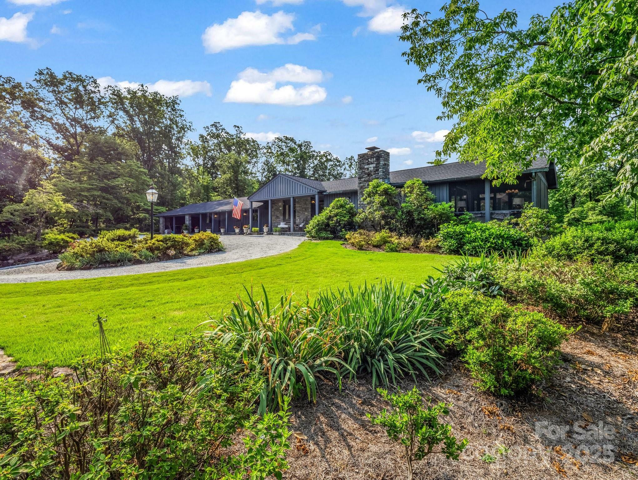 Property Photo: 11 Hearthstone Lane SC 29356