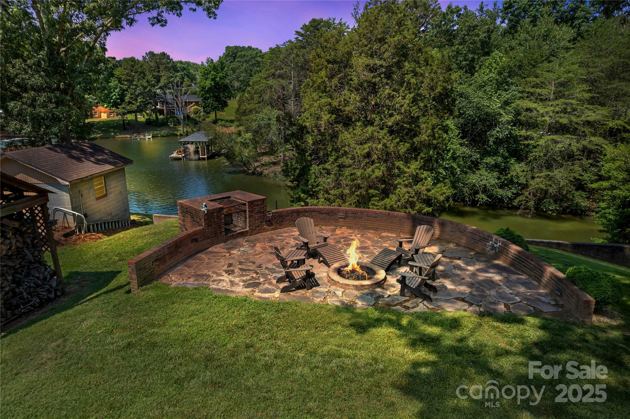 Property Photo: 2010 Dogwood Trail NC 28150