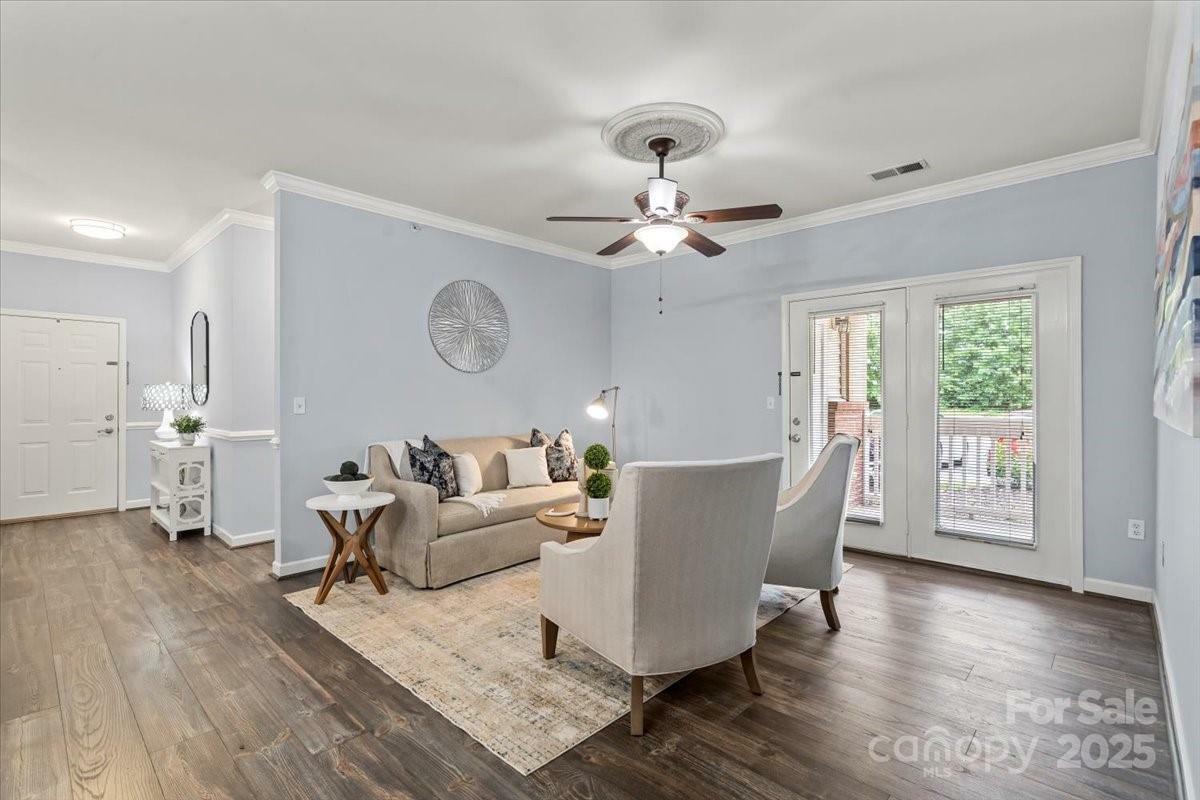 Property Photo: 11911 Ridgeway Park Drive NC 28277