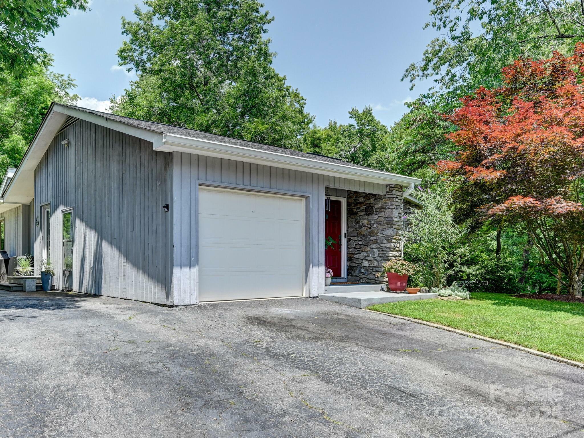 Property Photo: 110 Aurora Drive NC 28805