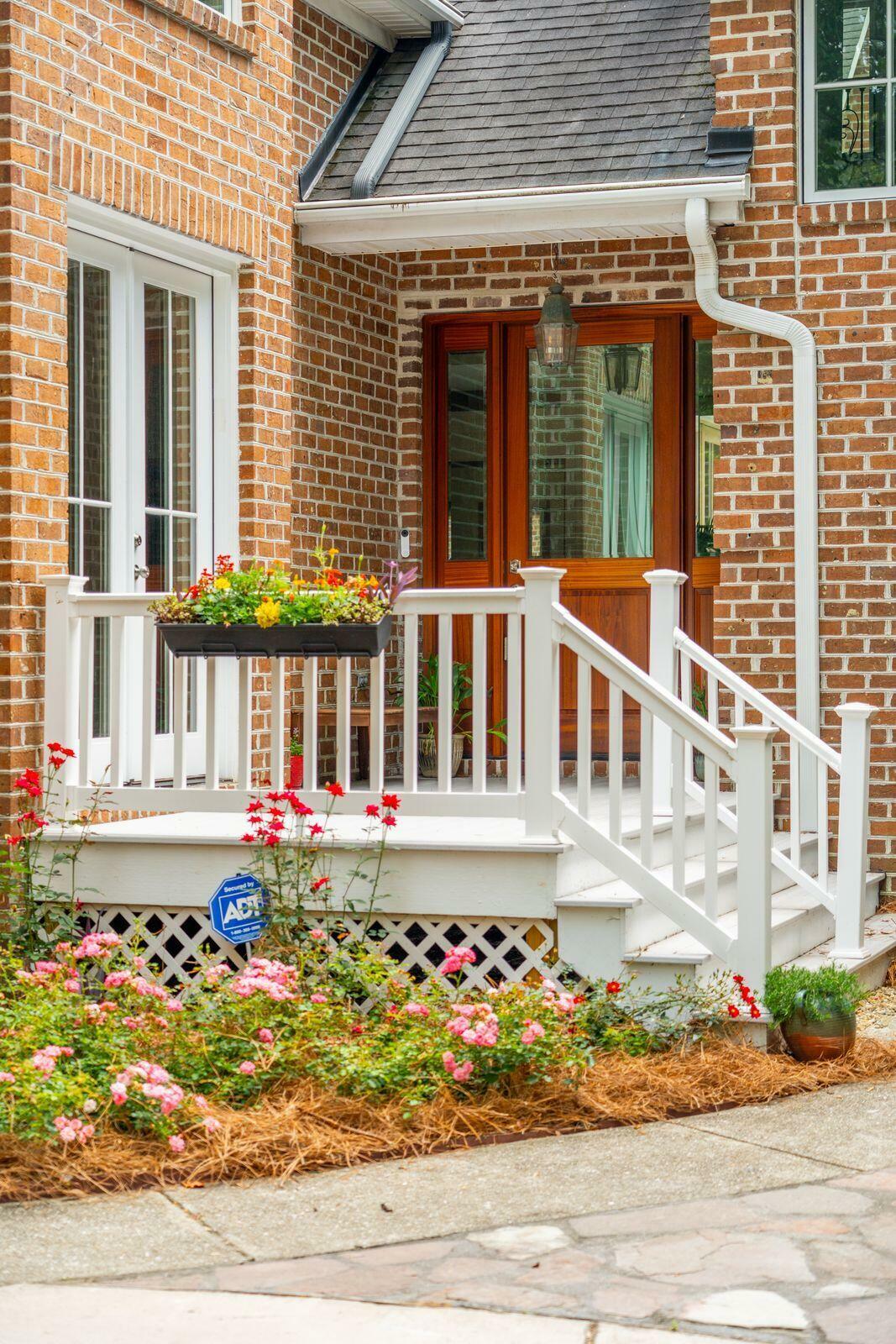 Property Photo: 125 Drayton Drive SC 29483