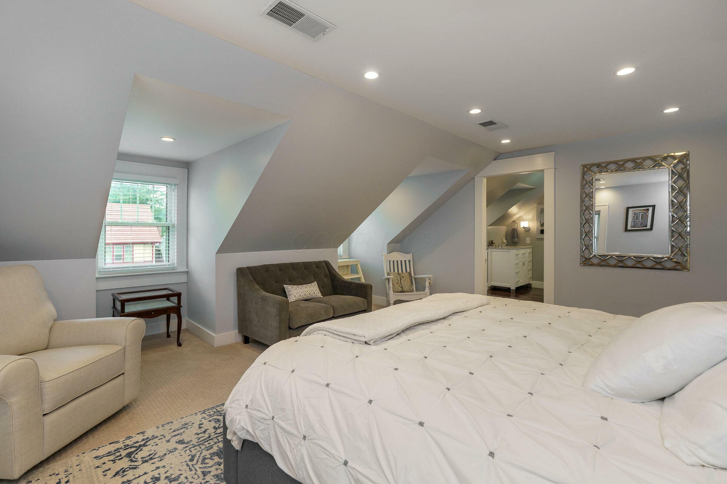 Property Photo: 1833 Franklin Avenue OH 43205