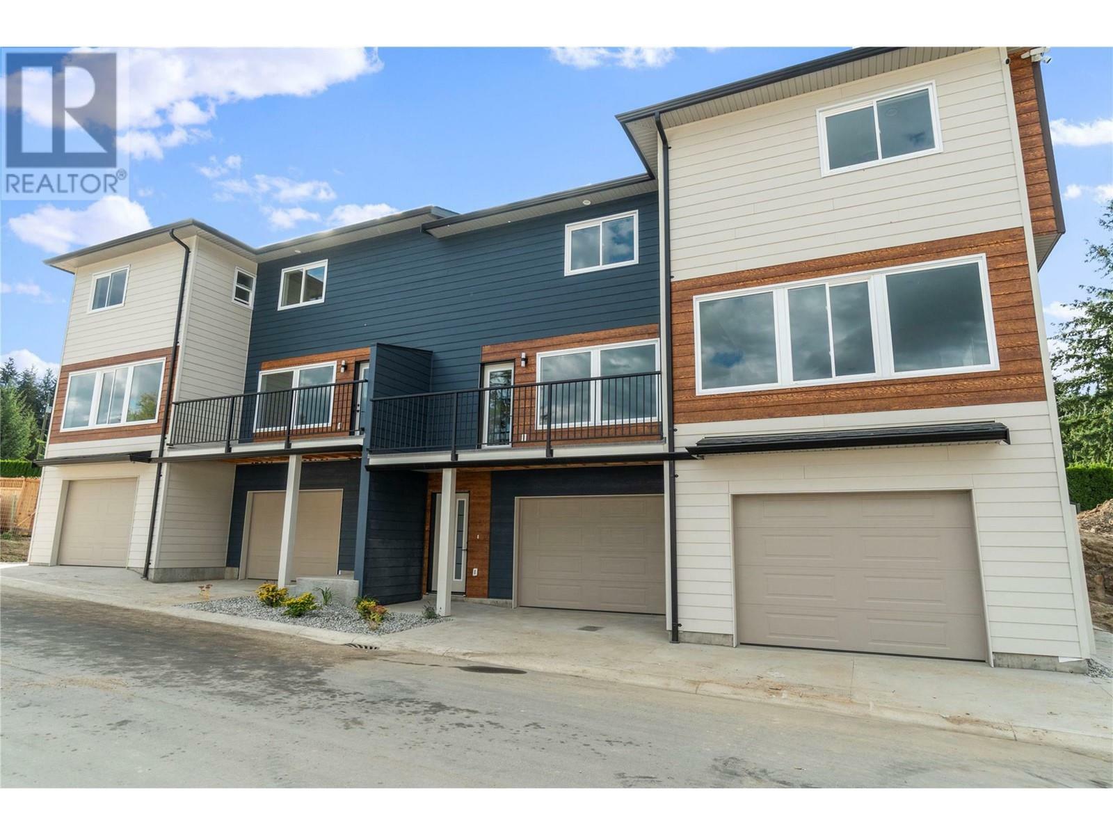 981 12 Street Southeast 36  Salmon Arm BC V1E 2C8 photo