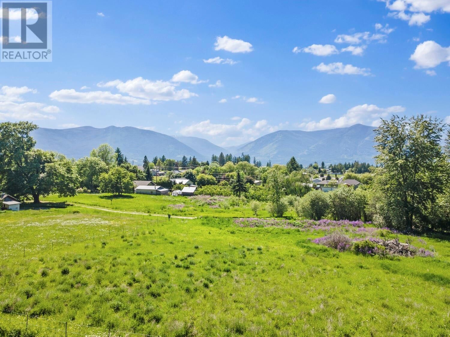 Property Photo:  924 Devon Street  BC V0B 1G6 