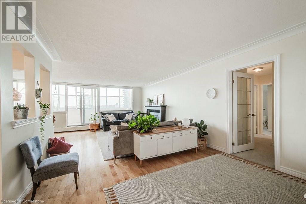 Property Photo: 65 Westmount Road North 910 ON N2L 5G6