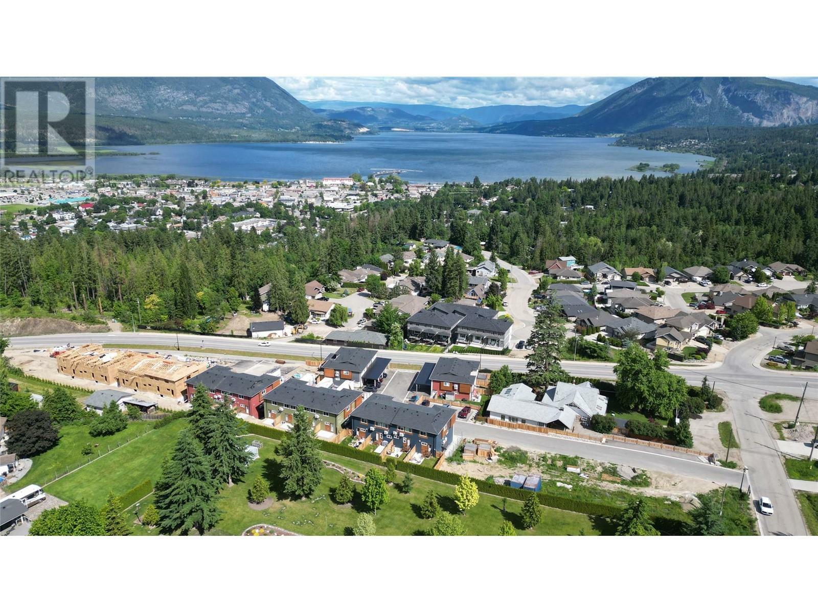 981 12 Street Southeast 32  Salmon Arm BC V1E 2C8 photo