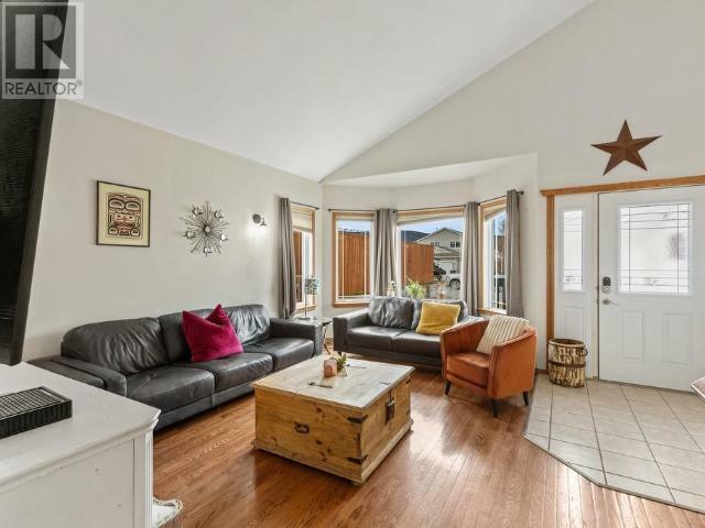 Property Photo:  32 Keewenaw Drive  YT Y1A 6V8 