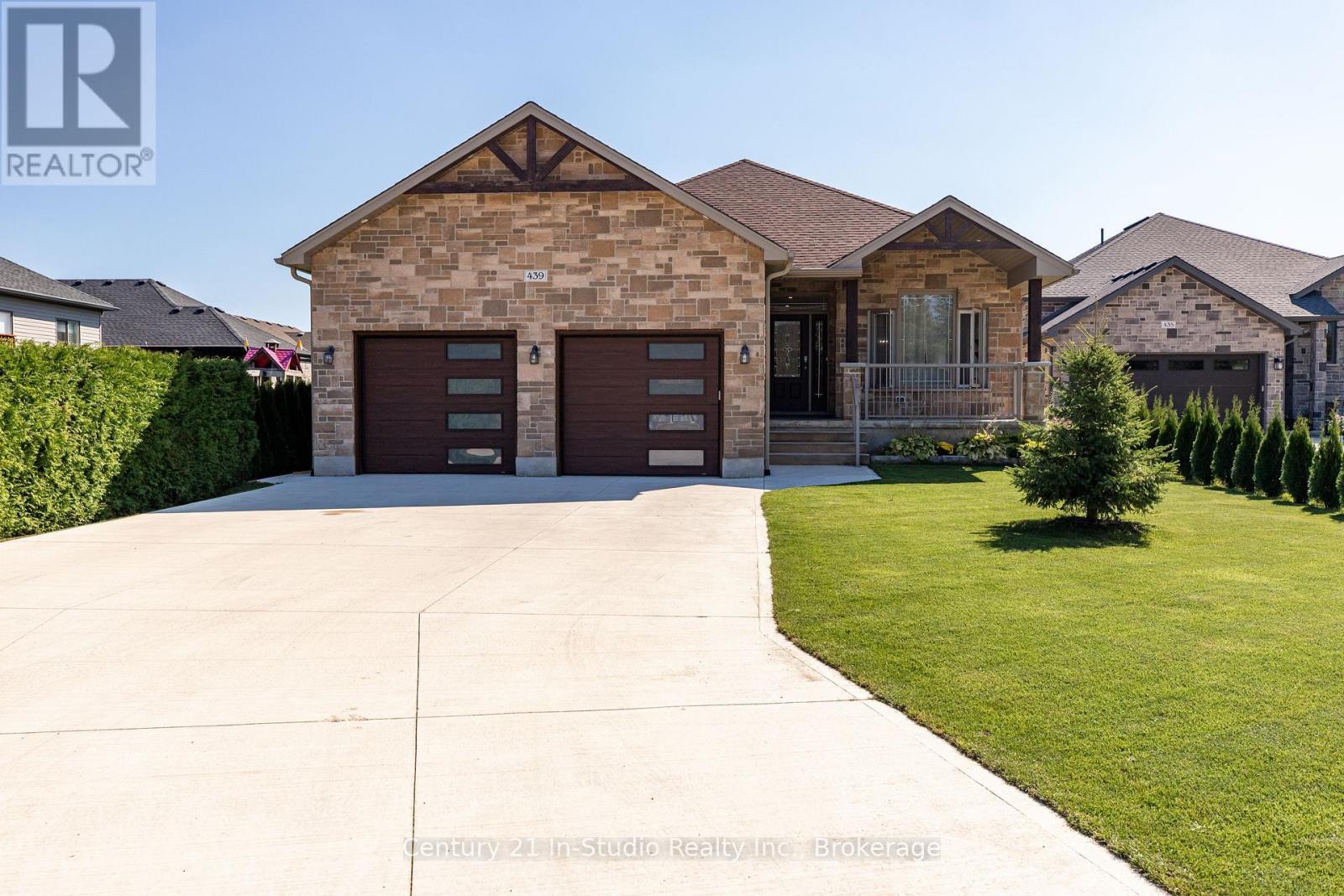 439 Ridge Street  Saugeen Shores ON N0H 2C1 photo