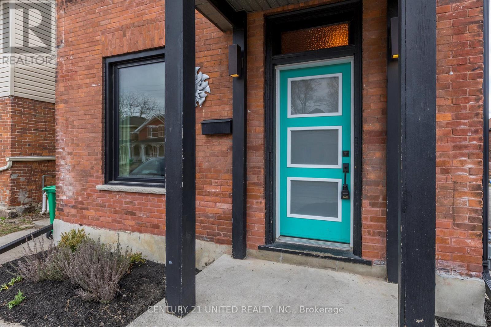 Property Photo: 508 Sherbrooke Street ON K9J 2P3