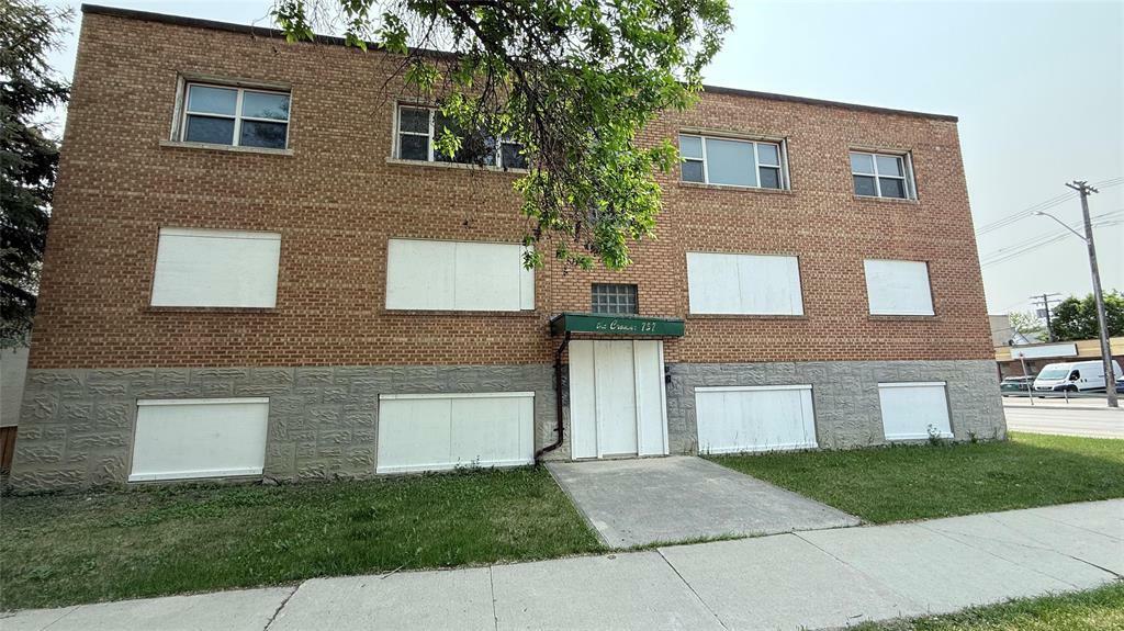 757 Banning Street  Winnipeg MB R3E 2H8 photo