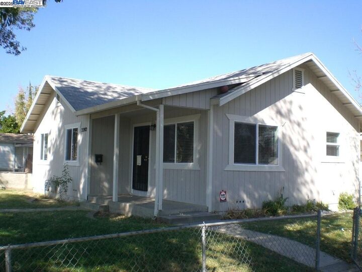 Property Photo: 2137 Whitcomb Way CA 95350