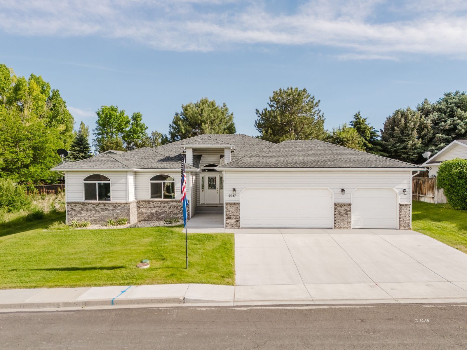 Property Photo:  2037 Ruby View Drive  NV 89801 