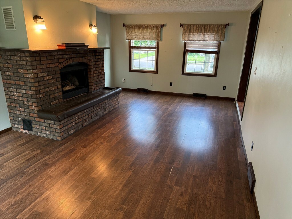 Property Photo: 1921 W 11th Street PA 16505