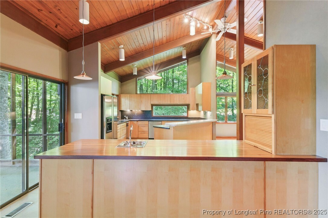 Property Photo: 1116 Falling Stream NC 27332