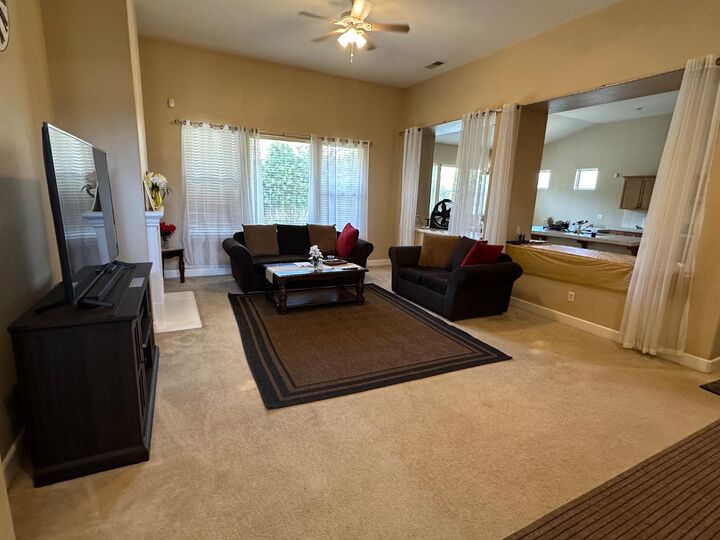 Property Photo: 5804 W Chennault Avenue CA 93722