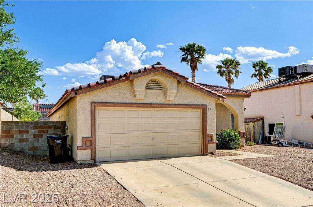 Property Photo: 931 Highland Trails Avenue NV 89015