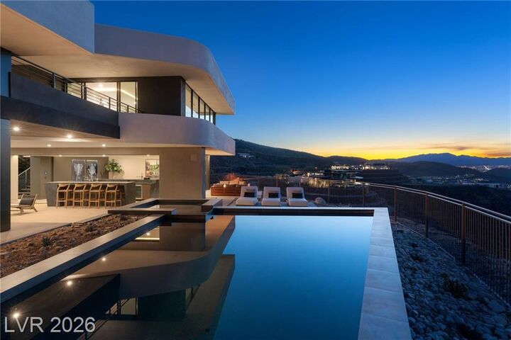Property Photo: 4 Horseshoe Rock Court NV 89012