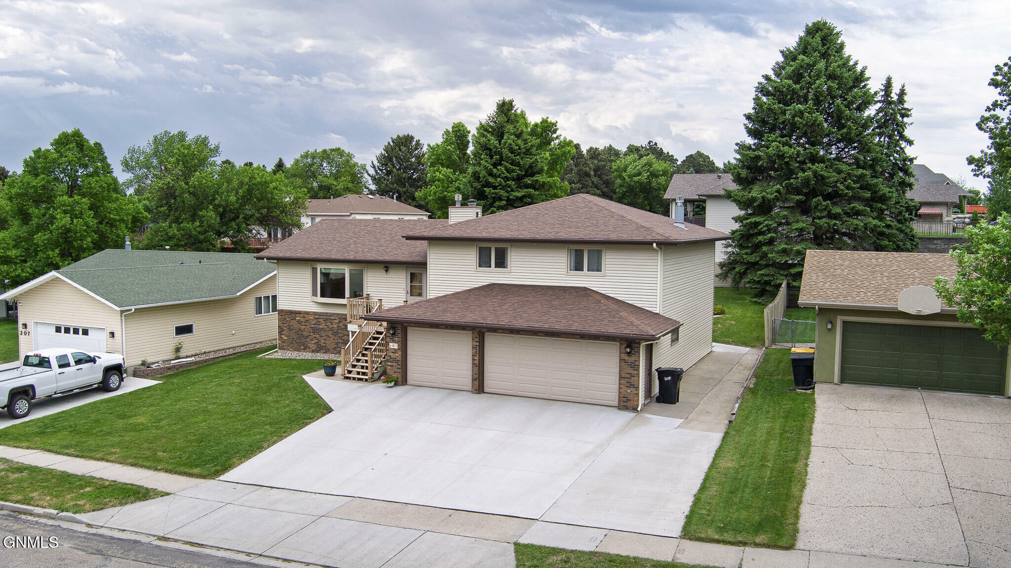 201 E Brandon Drive  Bismarck ND 58503 photo