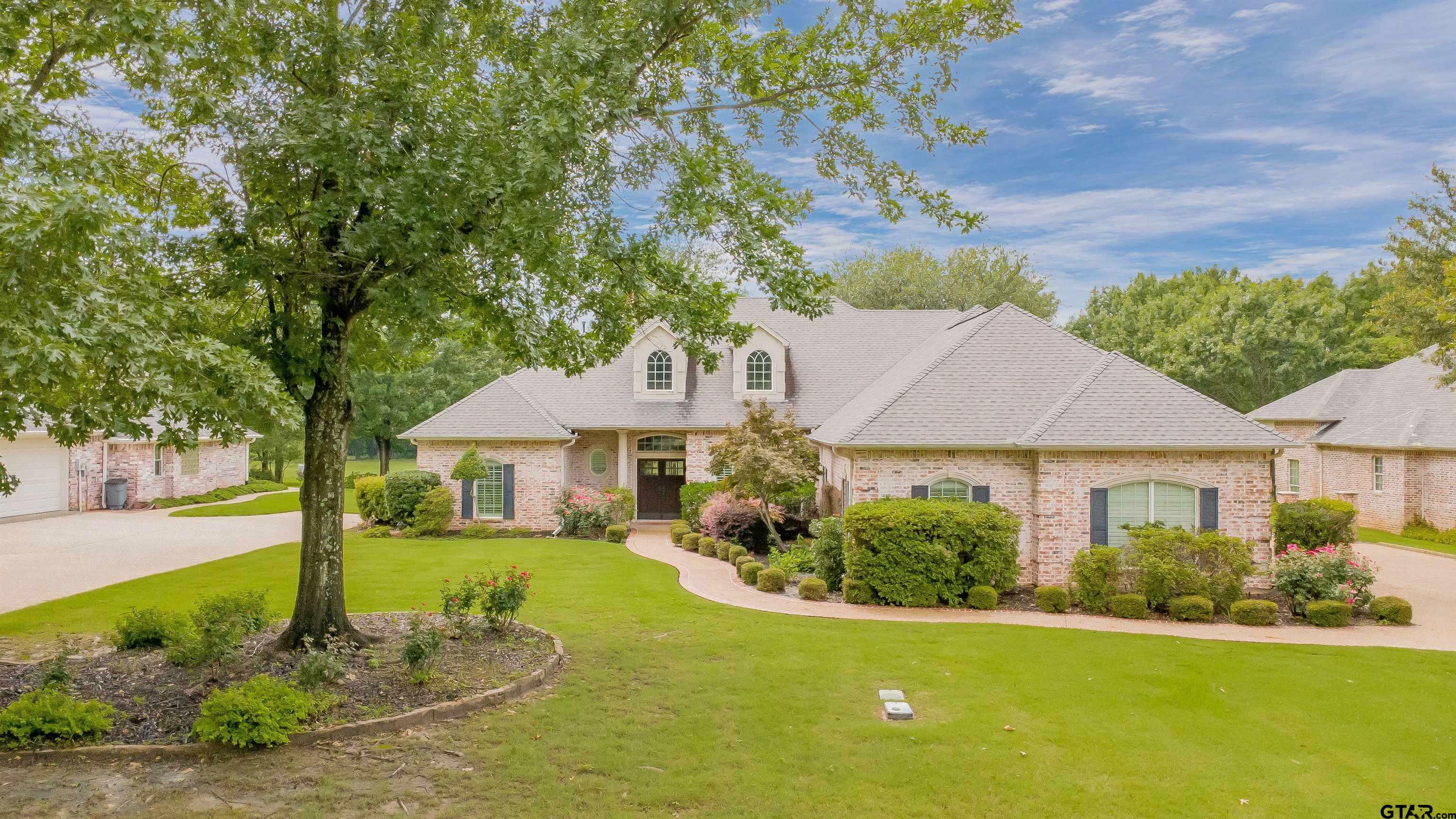 Property Photo: 210 Bayhills Dr TX 75771