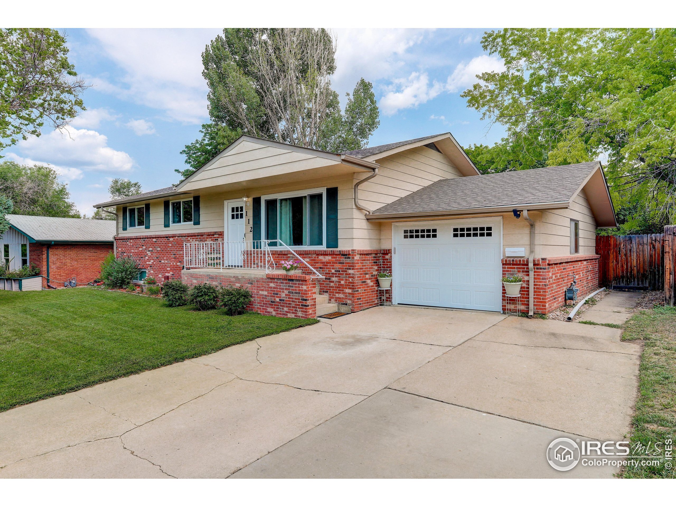 Property Photo: 112 Dawson Pl CO 80504