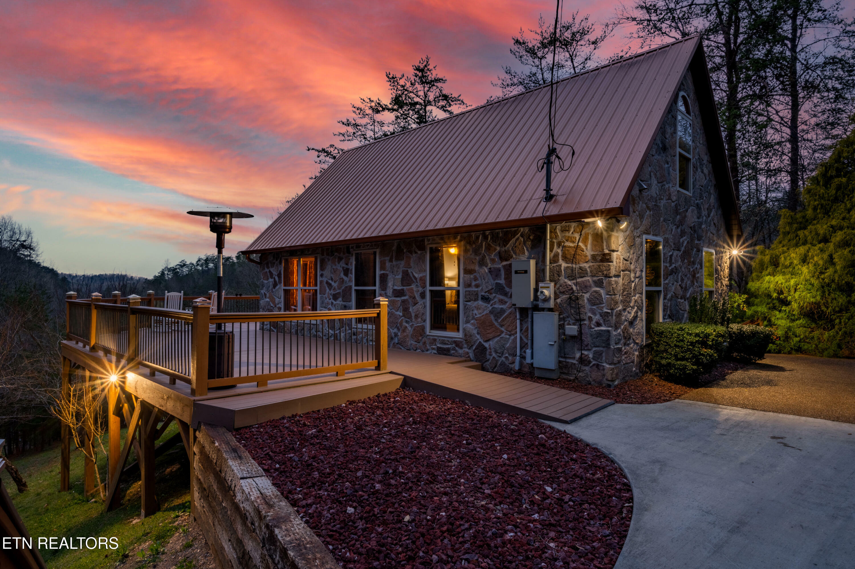 Property Photo: 3325 Tekoa Mountain Way TN 37876