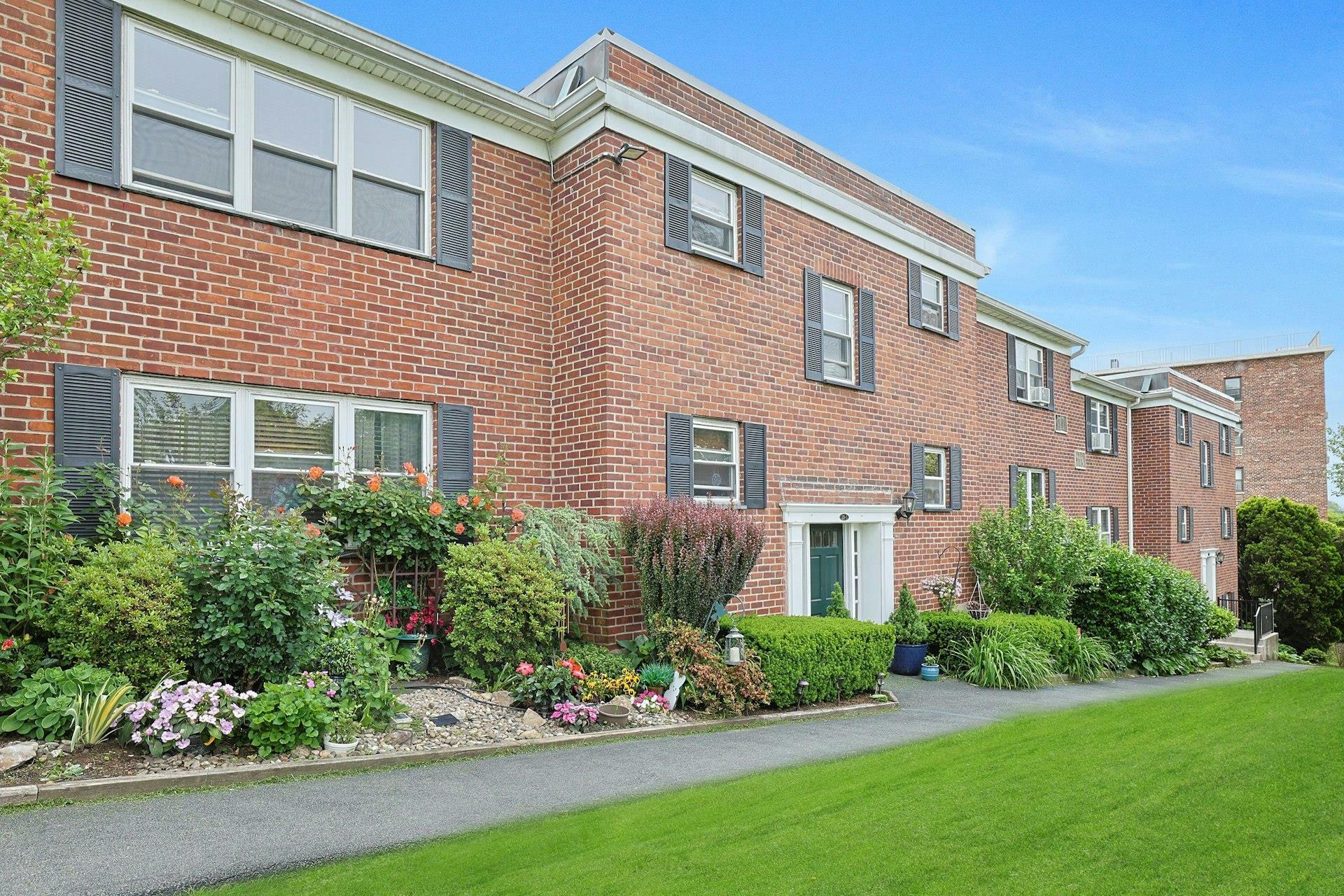 Property Photo: 135-5 S Highland Avenue D4 NY 10562