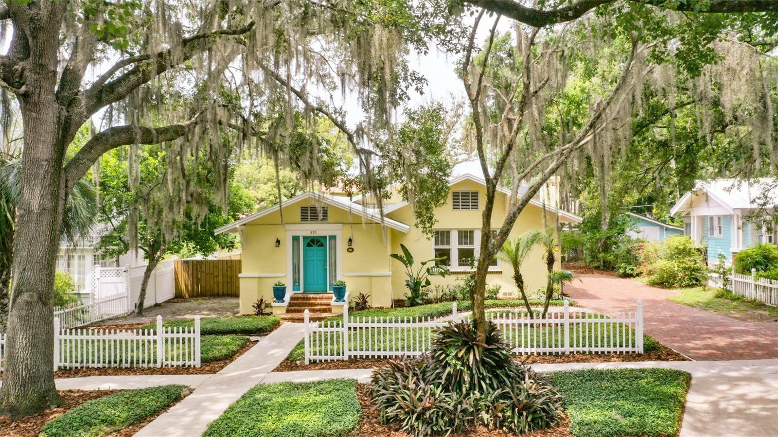 Property Photo: 835 Antonette Avenue FL 32789