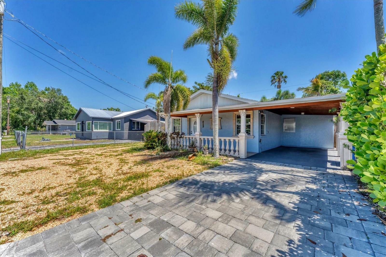 Property Photo: 513 25th Avenue W FL 34205