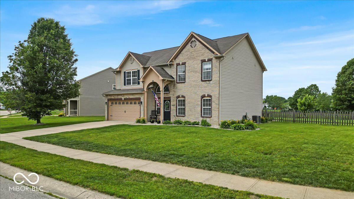 Property Photo: 2434 Burgundy Way IN 46168