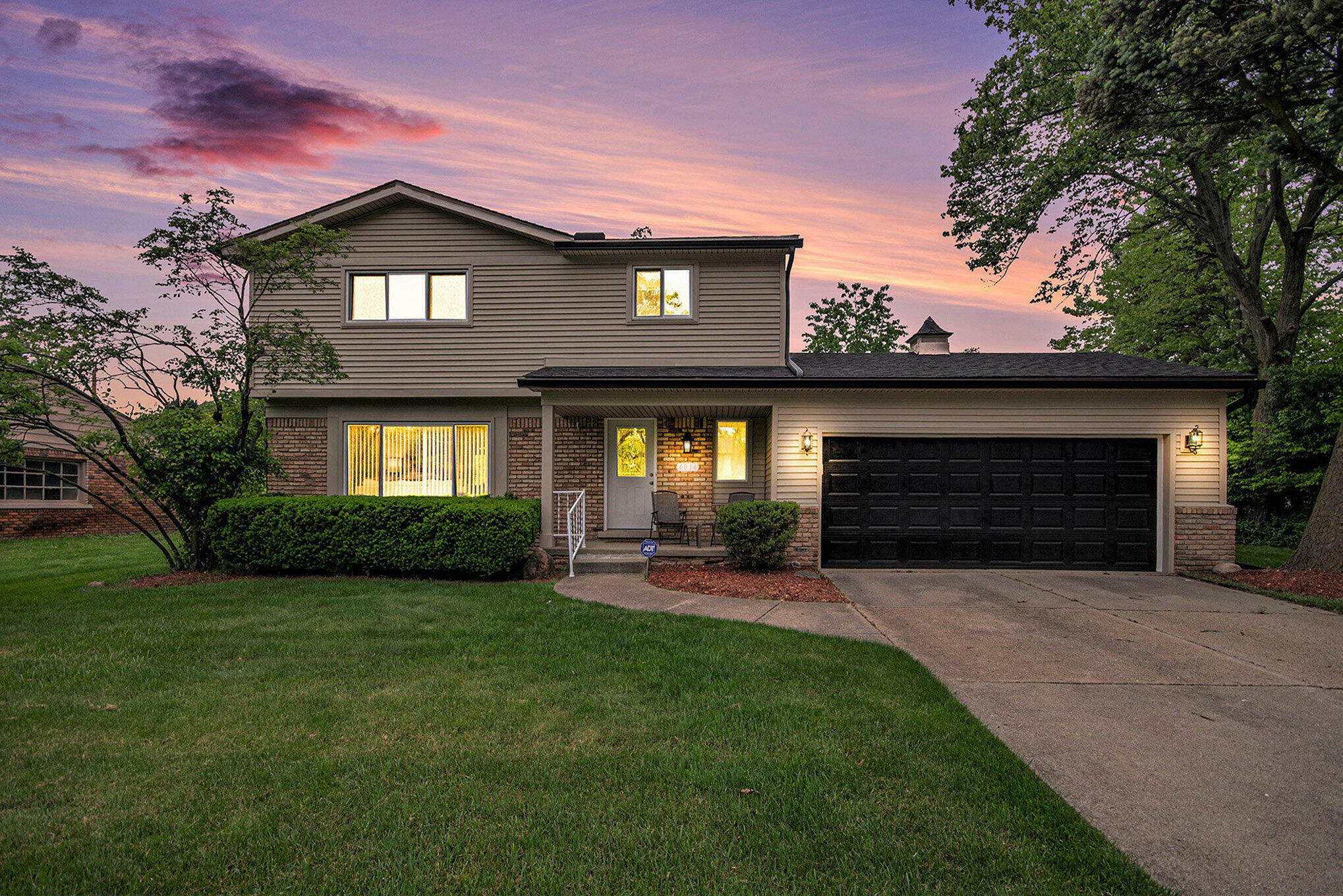 Property Photo:  4014 Orchard Crest Drive  MI 48322 