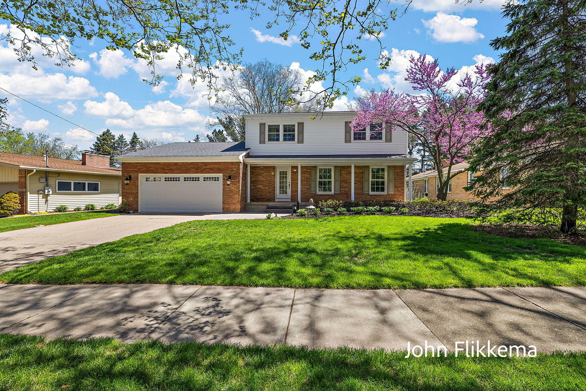 Property Photo: 1364 Worcester Drive NE MI 49505