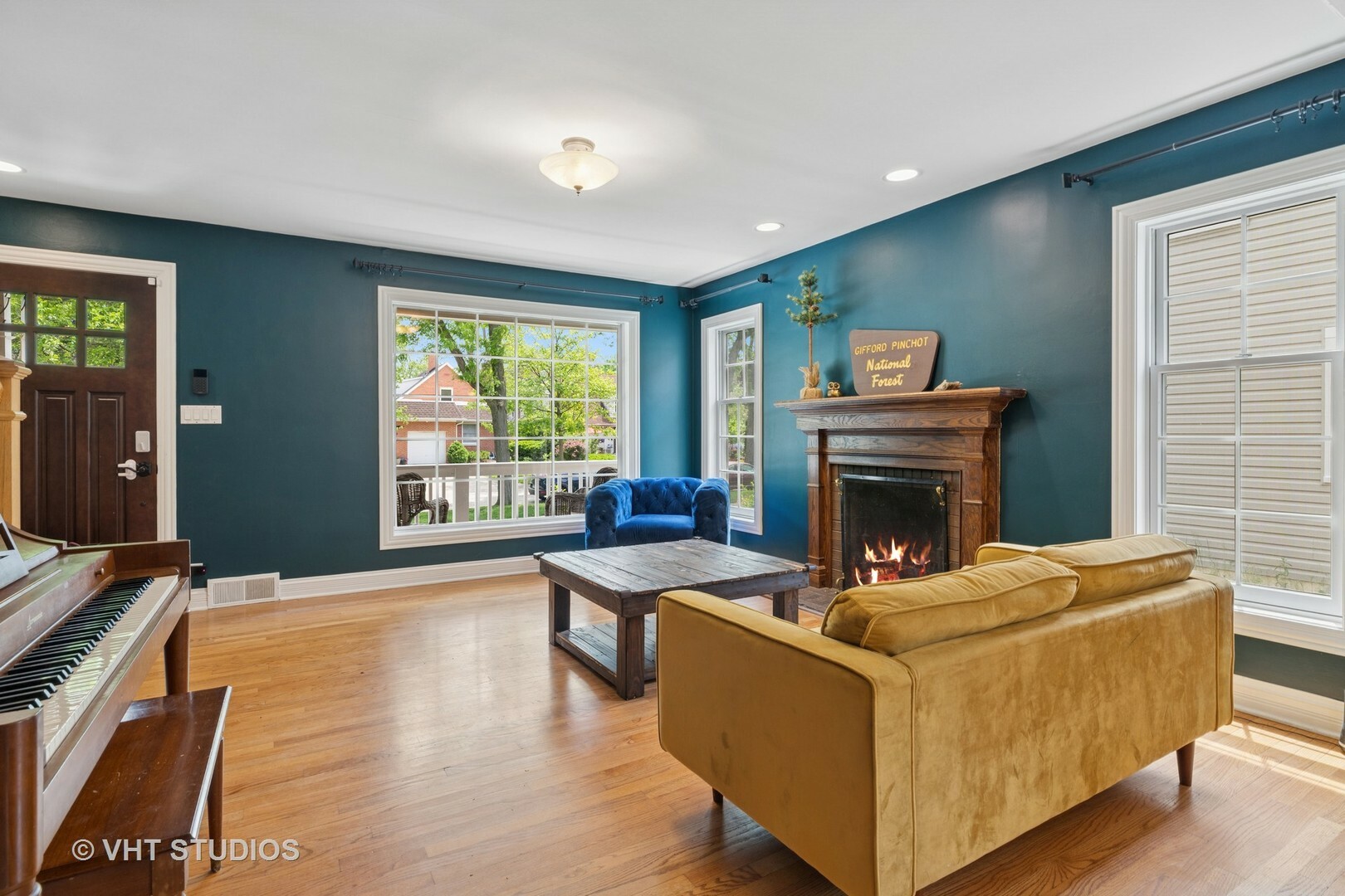 Property Photo: 720 Beaver Road IL 60025