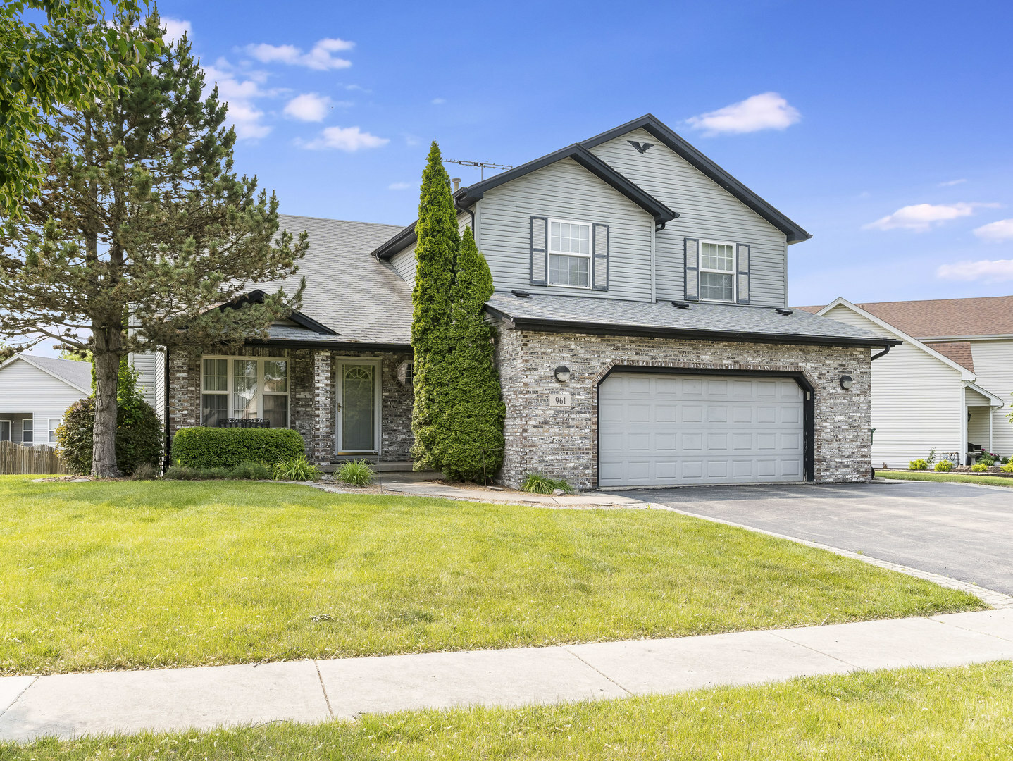 Property Photo: 961 Ontario Drive IL 60446