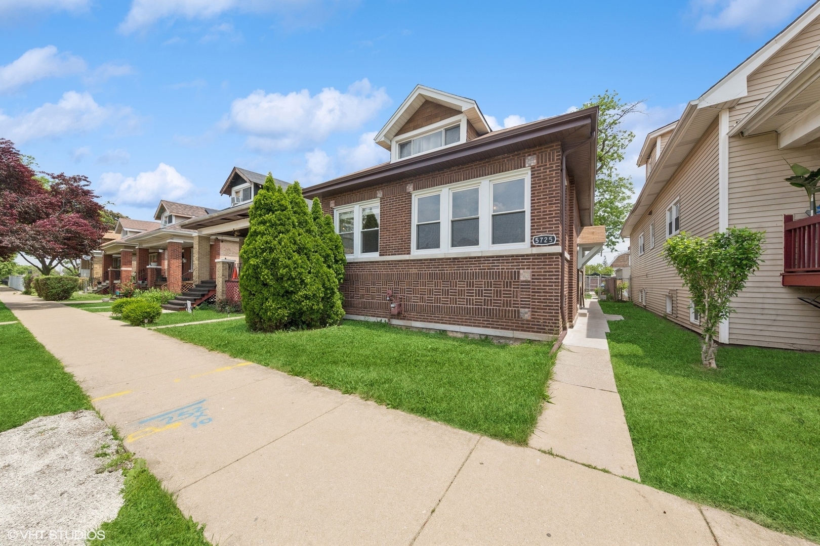 Property Photo: 5725 S Washtenaw Avenue IL 60629
