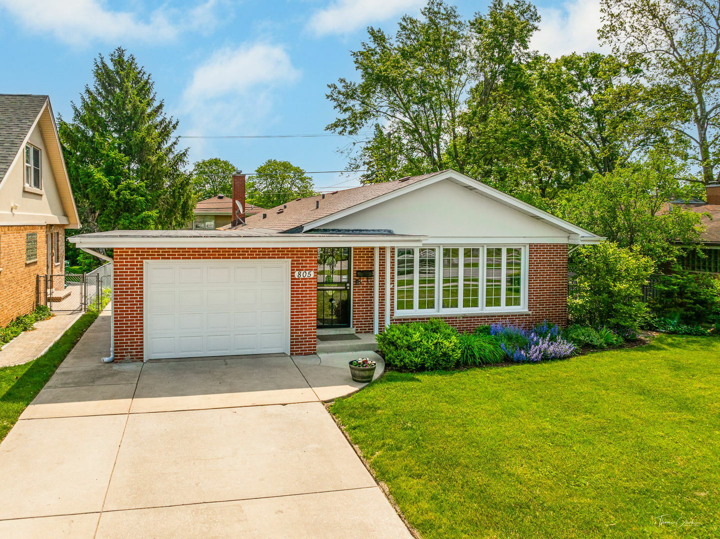 Property Photo: 805 N Delphia Avenue IL 60068