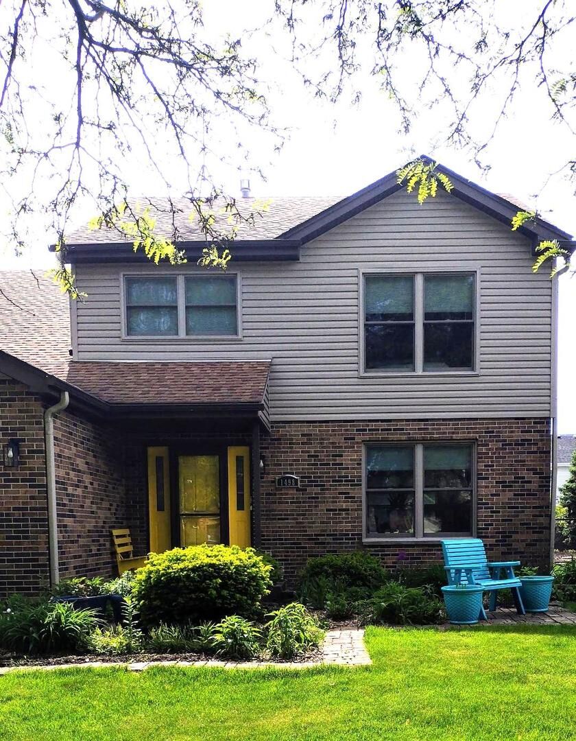 Property Photo:  1498 Kingston Court  IL 60018 