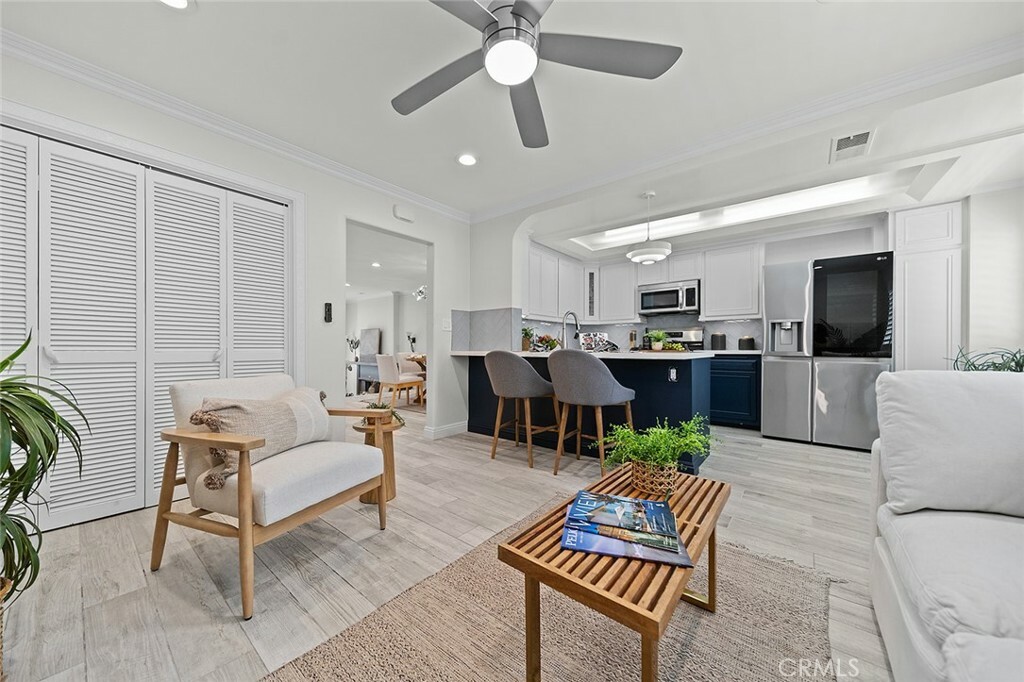 Property Photo: 1070 Palo Verde Avenue CA 90815