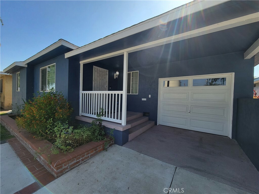 Property Photo: 13115 McKinley Avenue CA 90059