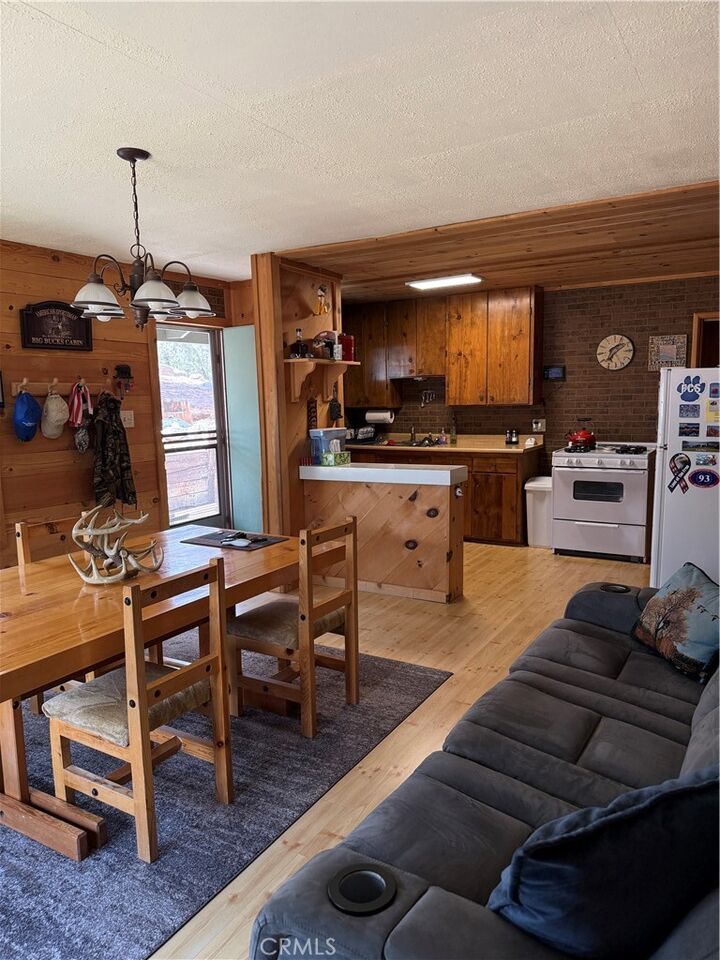 Property Photo: 98011 Maine Road CA 93527