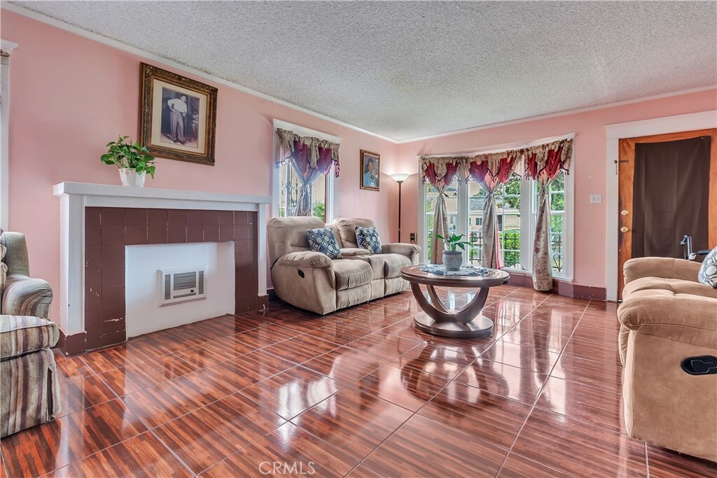 Property Photo: 4154 S Harvard Blvd CA 90062