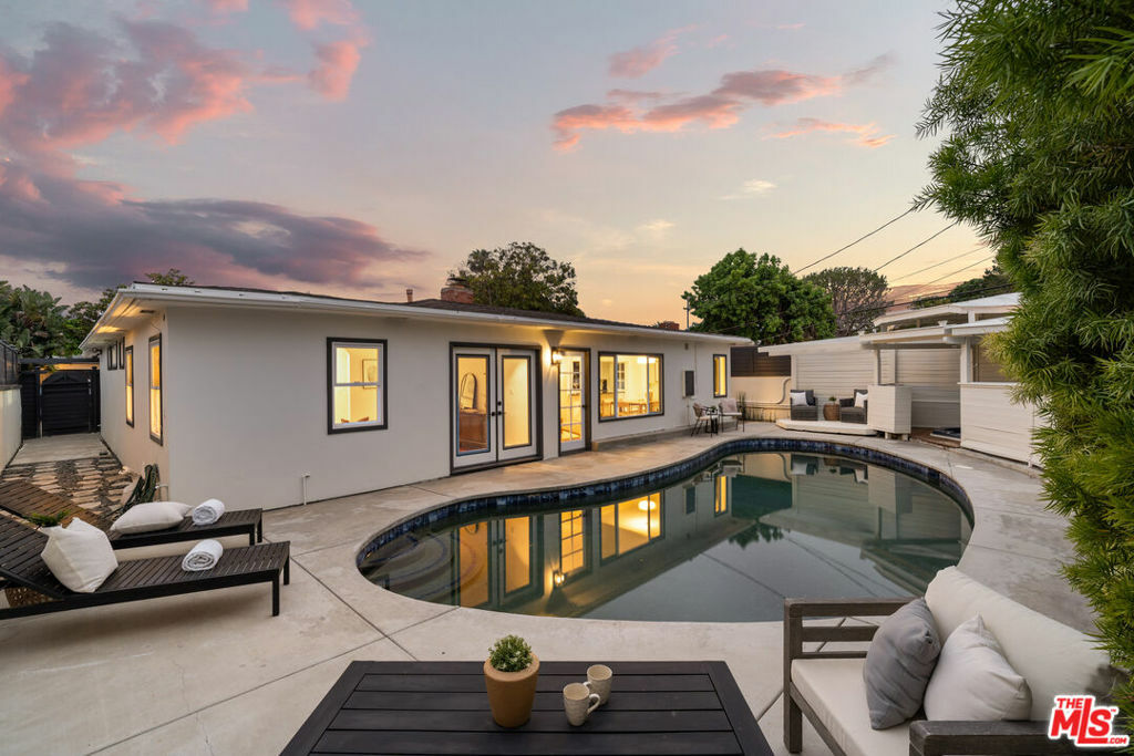 Property Photo:  7363 W 87th Place  CA 90045 