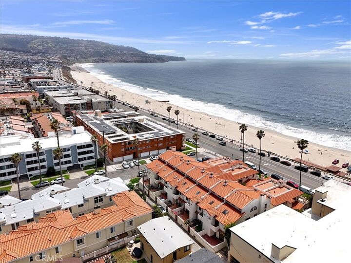 Property Photo: 1110 Esplanade 6 CA 90277